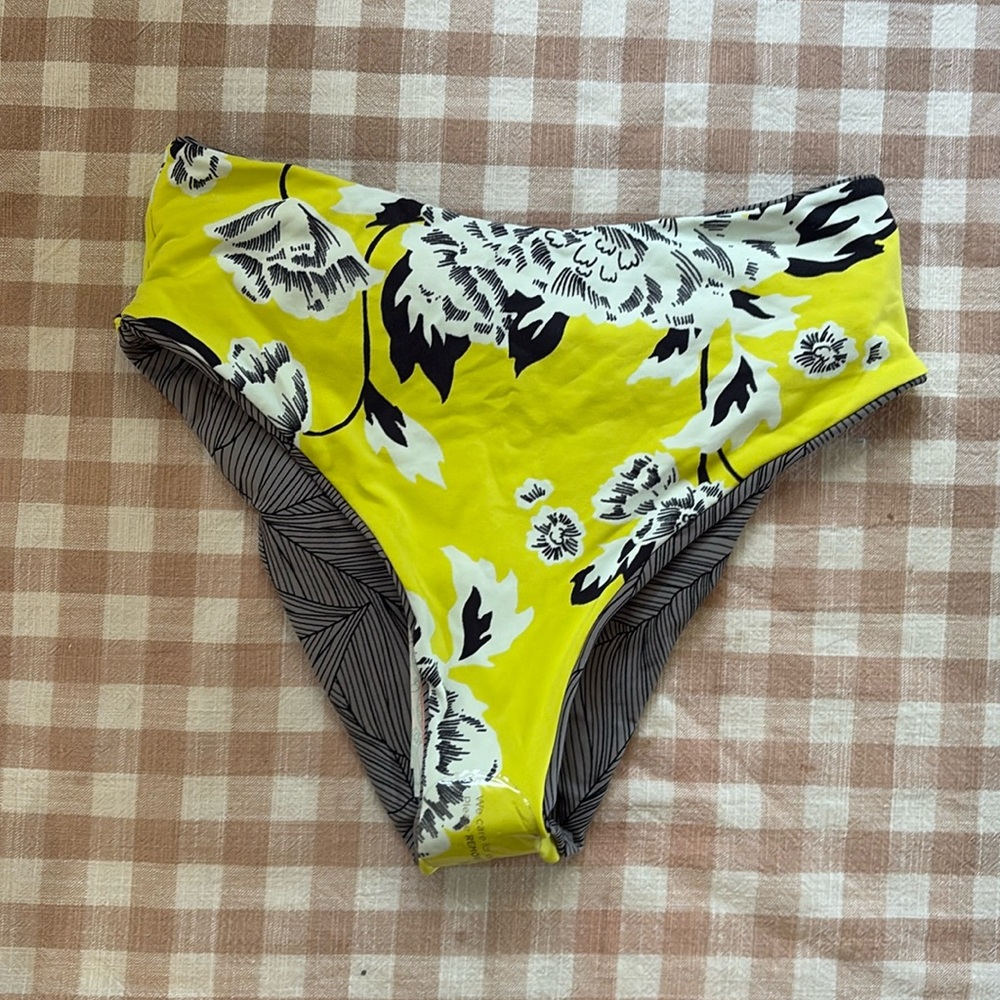 Maaji Reversible Swim Bottoms Size M NWT